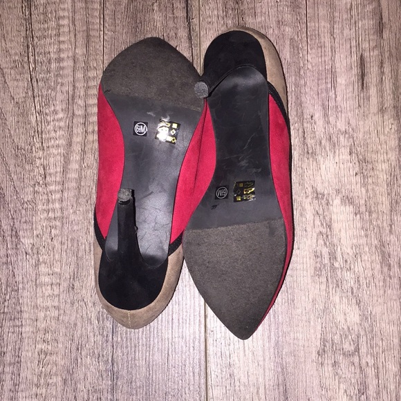 Heels - Suede - Red, Tan, & Black - Picture 2 of 3